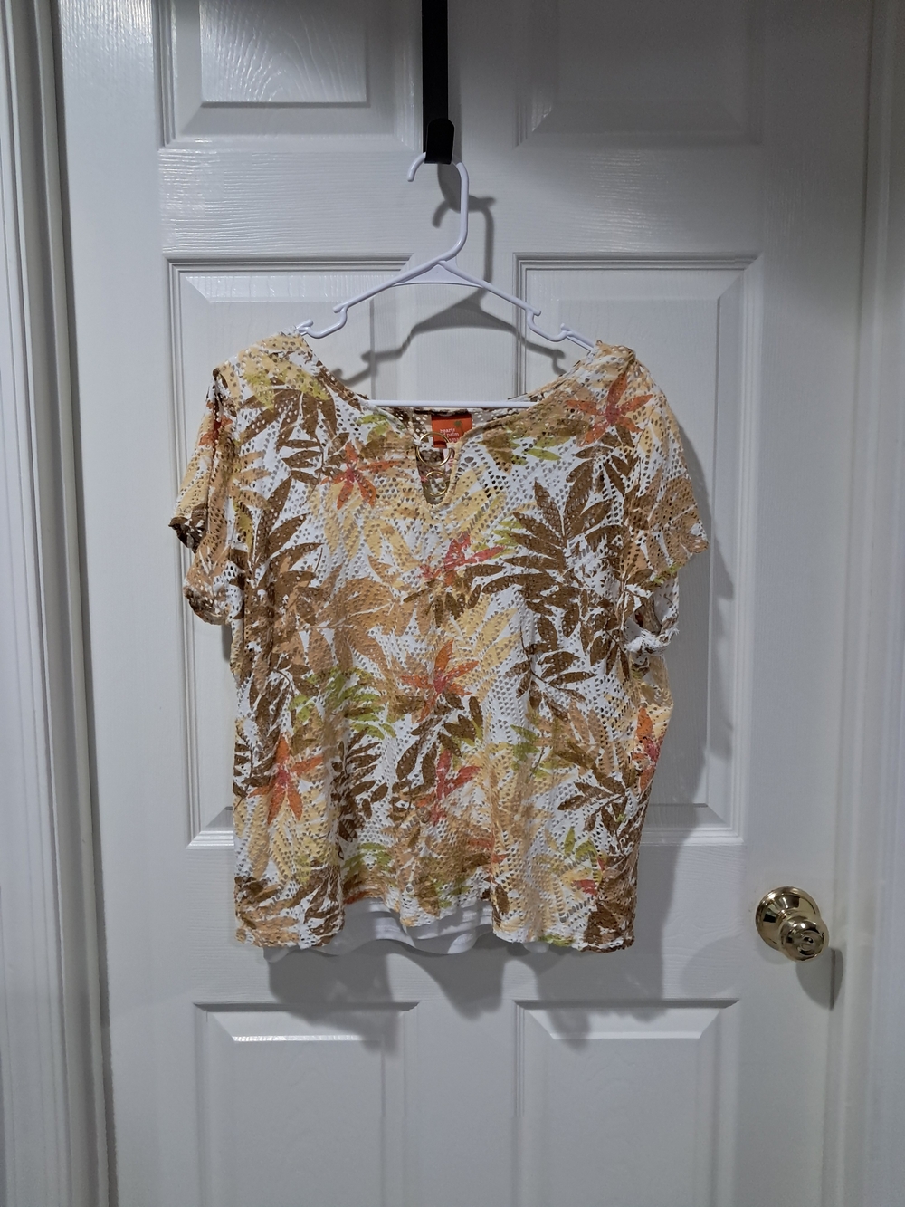 Tropical Leaf Print Short Sleeve Blouse in Cream and Brown